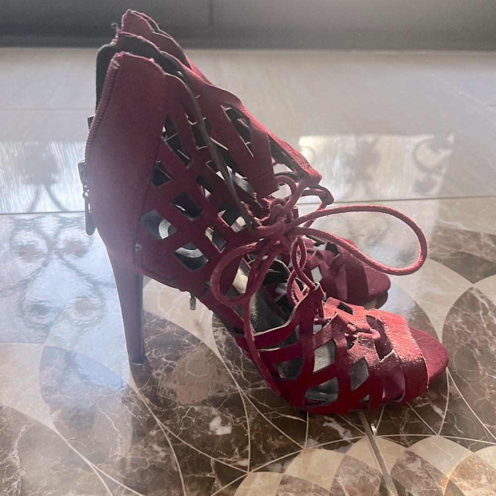 Guess burgundy shoes gorgeous size 7